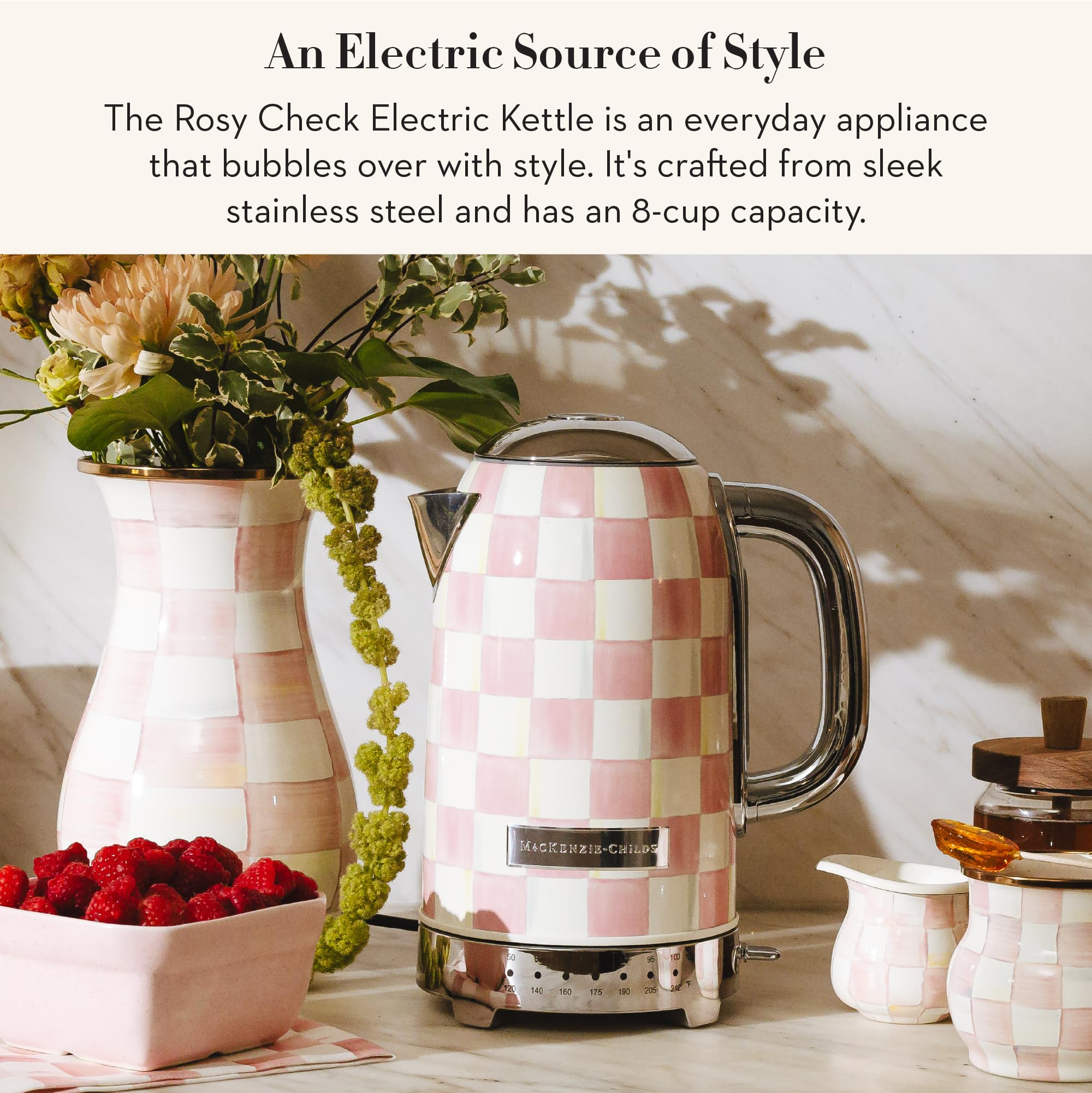 Diseño rosado y blanco de Mackenzie-Childs aporta encanto a la cocina.