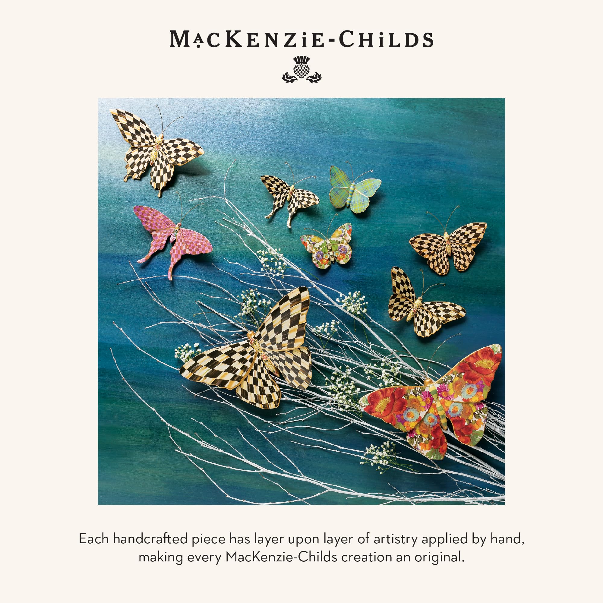 Imán de decoración Mackenzie-Childs, mariposa Courtly Check, añade encanto en cualquier lugar.