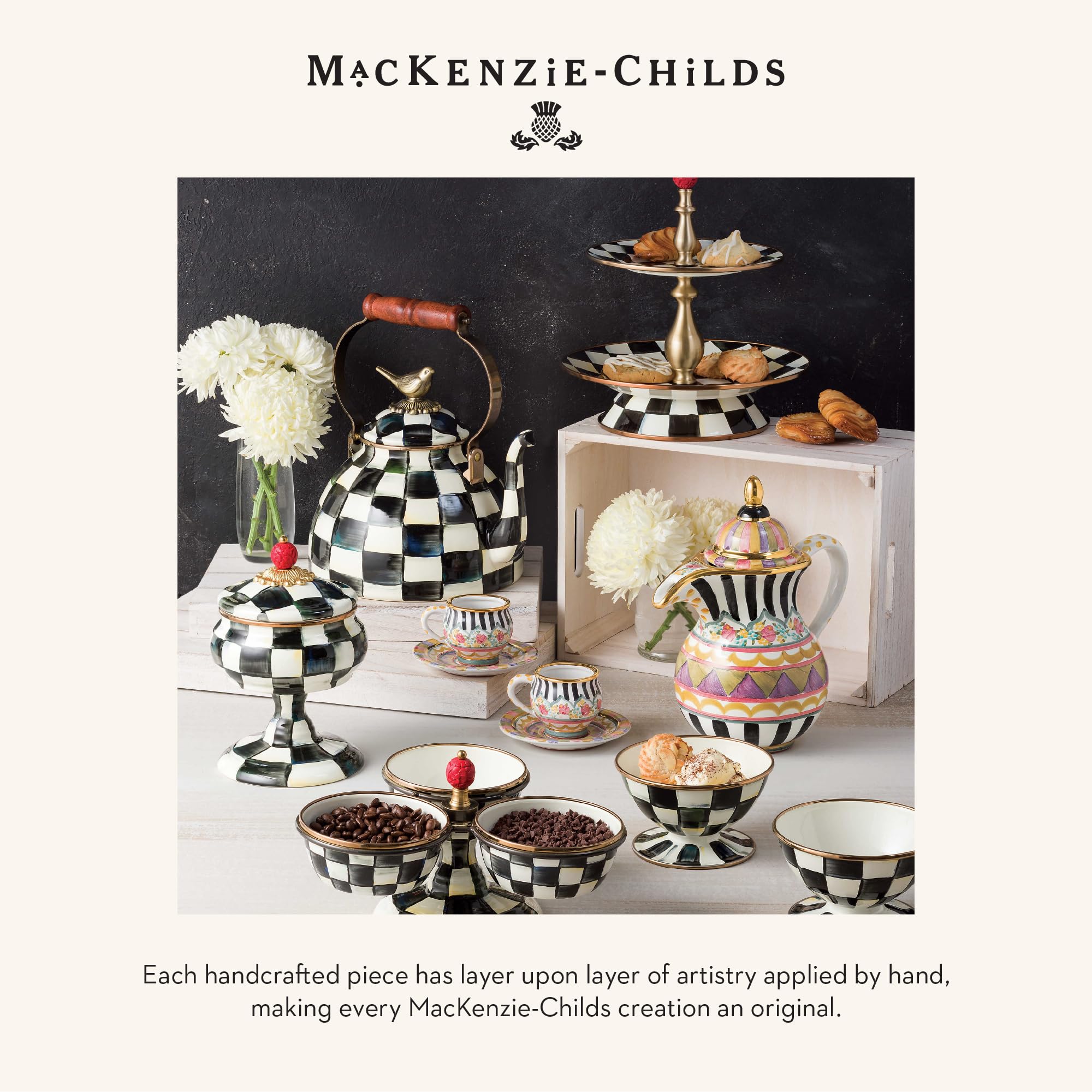 Regalo Mackenzie-Childs espátula decorativa Courtly Check para cocinas modernas.