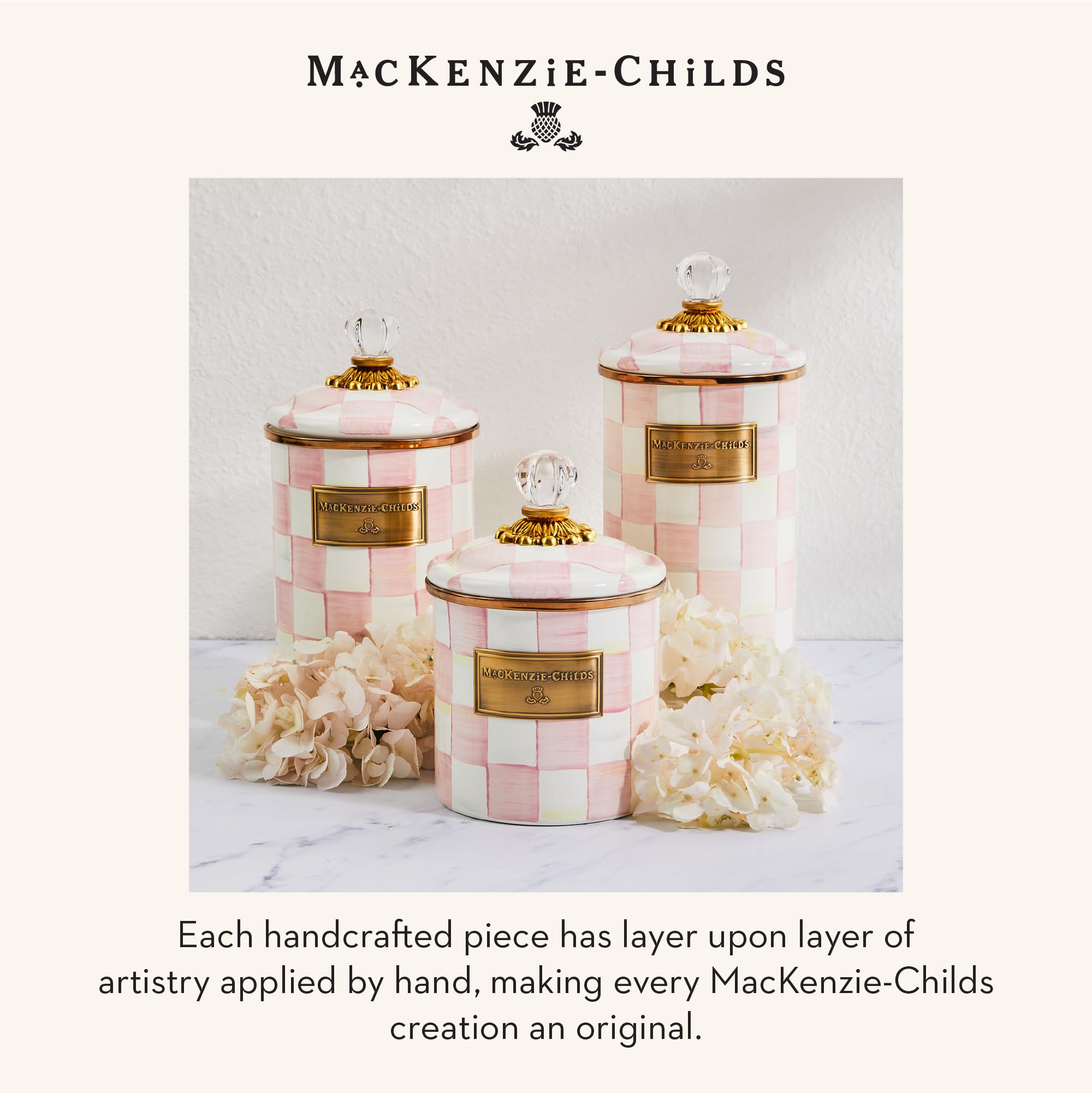Acabado rosado y blanco Rosy Check, pieza decorativa y funcional de MacKenzie-Childs.