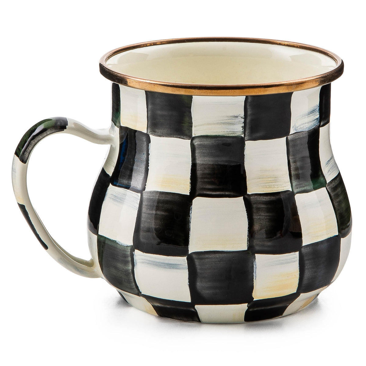MacKenzie-Childs taza enamele Courtly Check frontal, ideal para café diario.