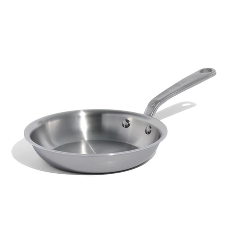 Sartén Made In de 8 pulgadas con superficie de 5 capas para control de calor estable.