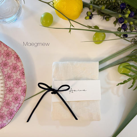 Maegmew: diseño de tarjetas de lugar elegantes para la decoración.