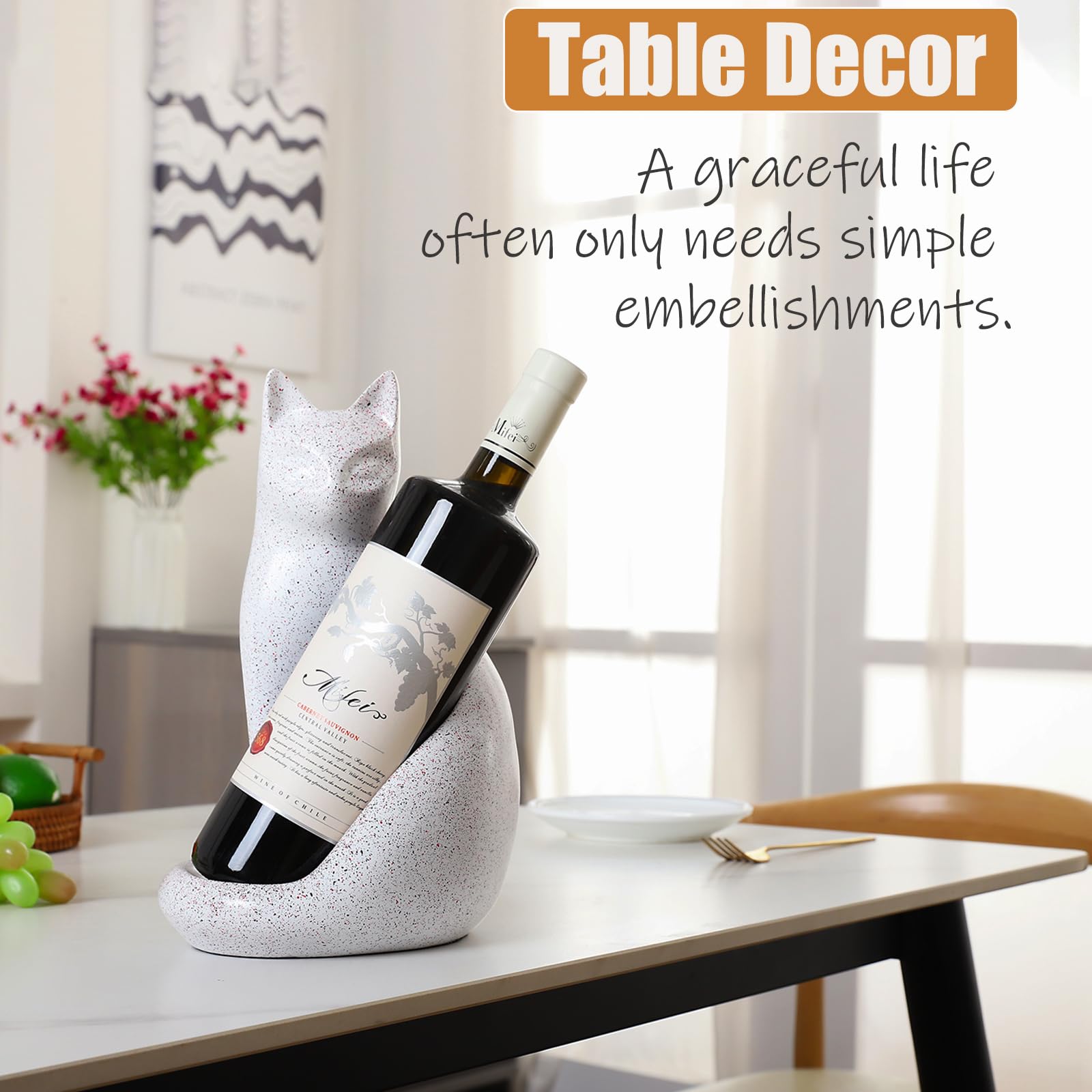 MAIHOM, diseño de gato en resina para vino, destaca en estante con color.