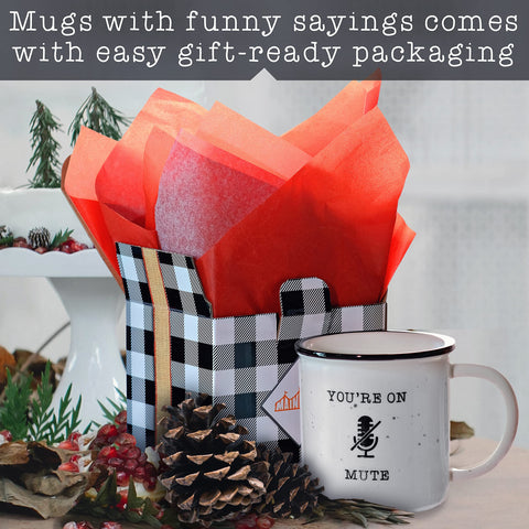 Taza MAINEVENT con frase divertida en frente, ideal para comenzar el día