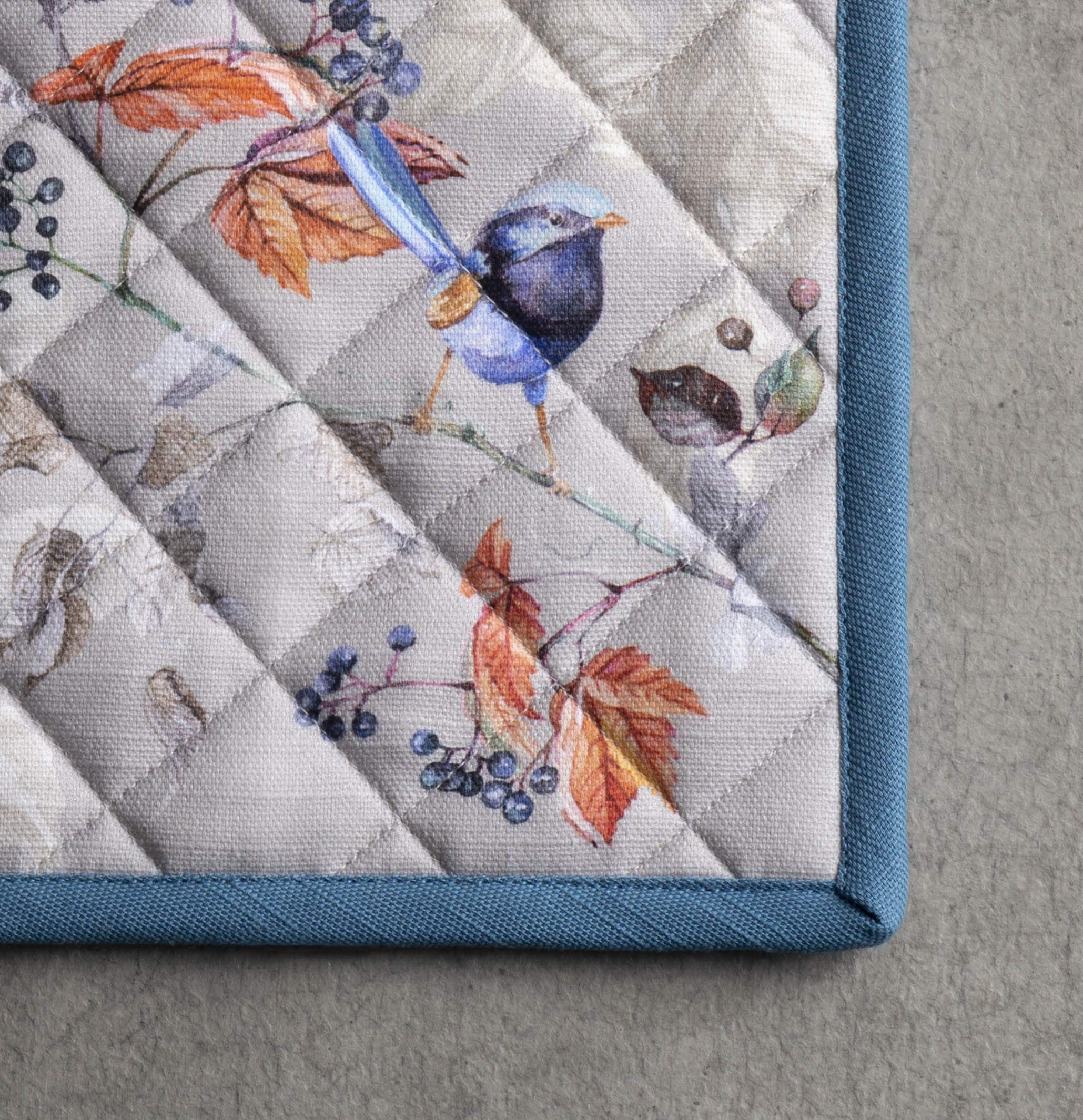 Maison d'Hermine ambientación navideña: diseño elegante para decorar la mesa festiva.