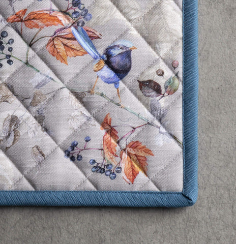 Maison d'Hermine ambientación navideña: diseño elegante para decorar la mesa festiva.
