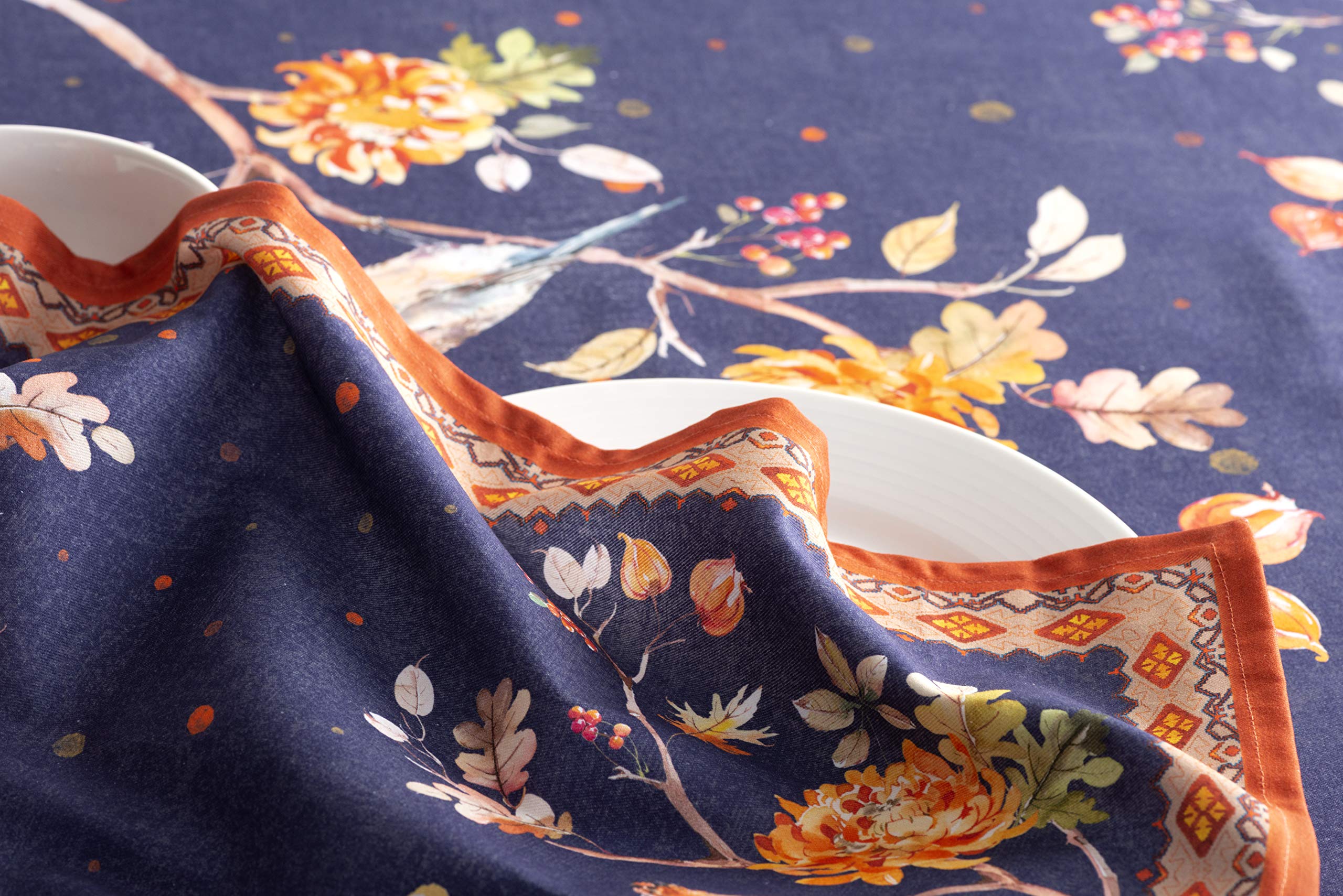 Maison d’Hermine, detalle de acuarela en servilletas, toque artístico para la mesa.