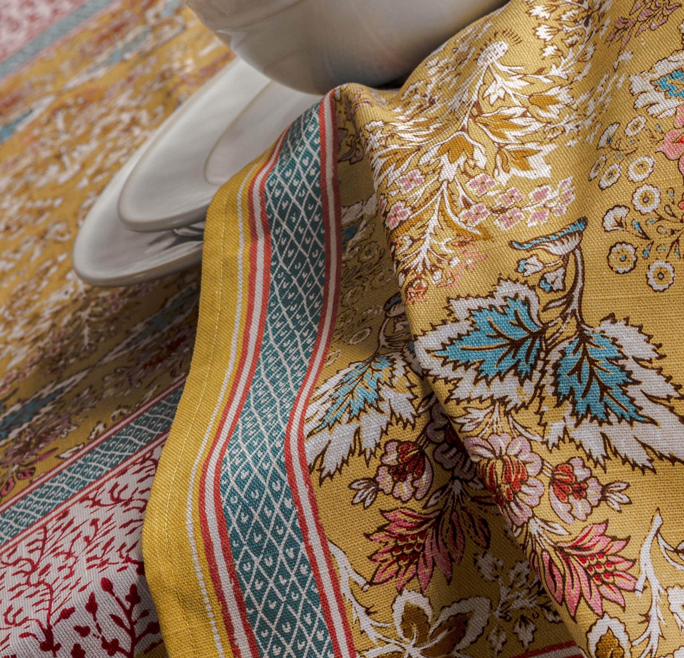 Maison d'Hermine diseño europeo, elegancia y estilo en cada comida.
