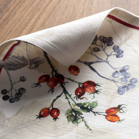 Diseño europeo de Maison d' Hermine aporta estilo atemporal a la mesa.