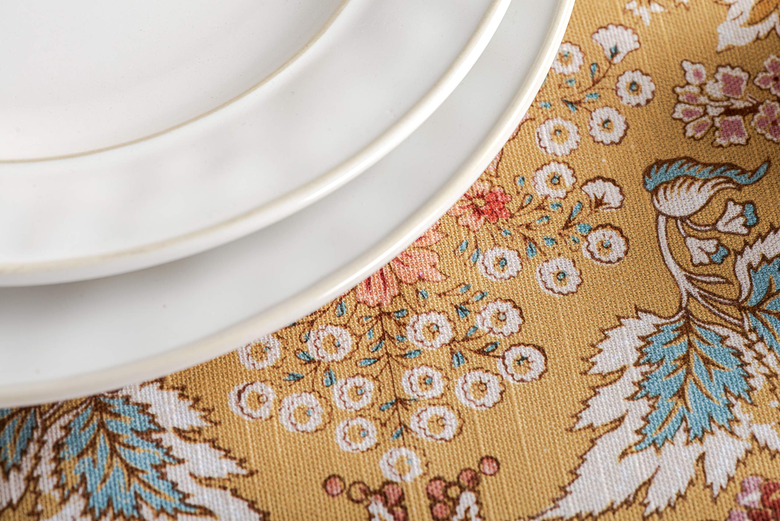 Presentación decorativa del mantel Maison d' Hermine para mesa.