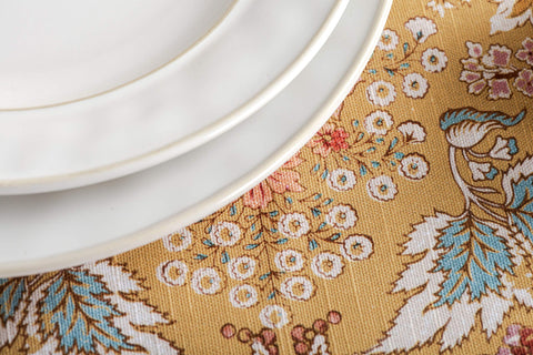 Presentación decorativa del mantel Maison d' Hermine para mesa.