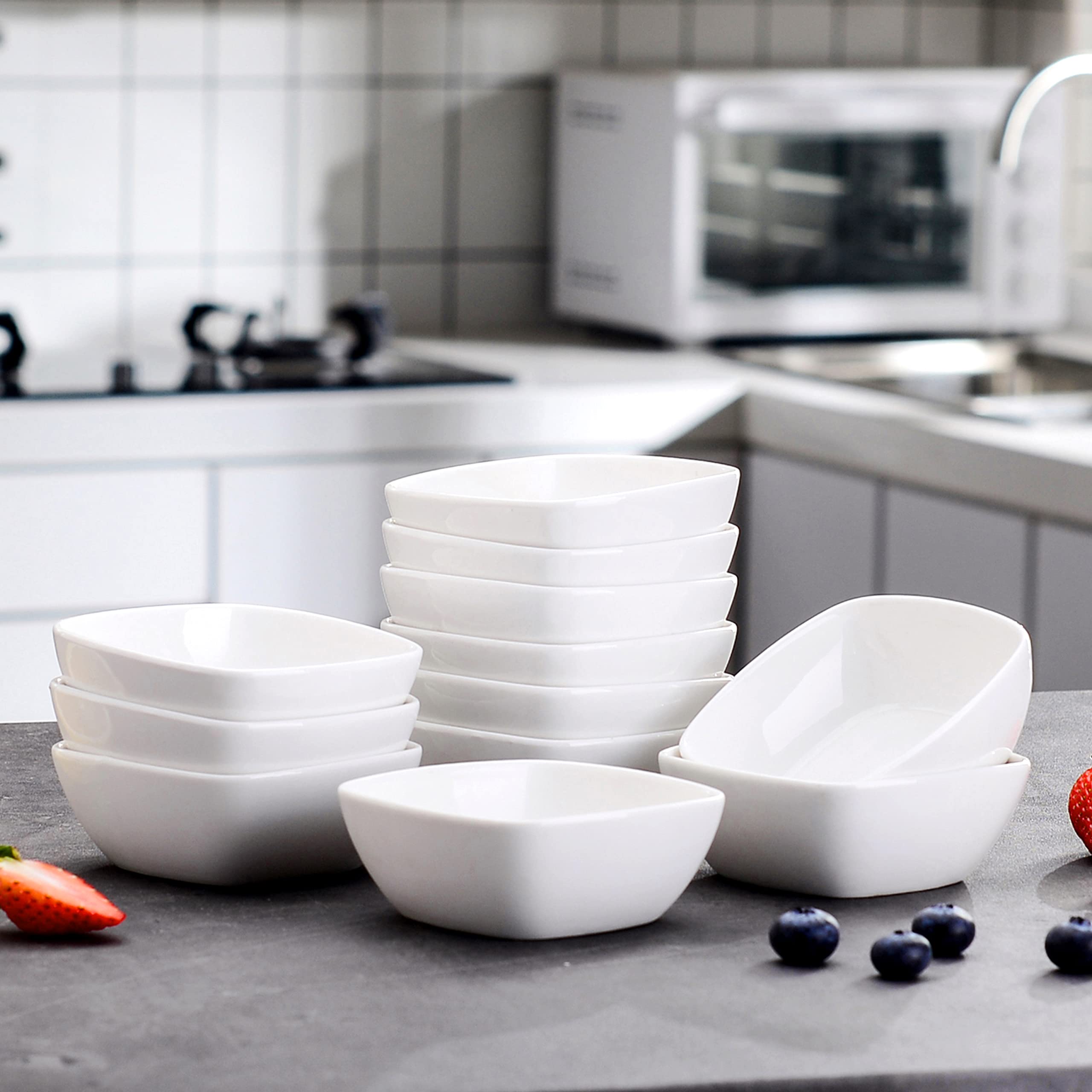 Diseño apilable eficiente de MALACASA para optimizar espacio.