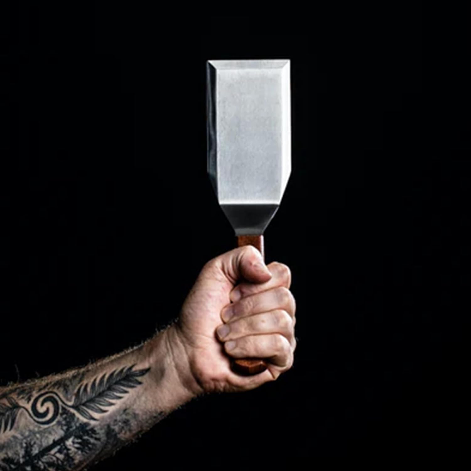 MANNKITCHEN espátula profesional, mango de madera ergonómico para mayor control.