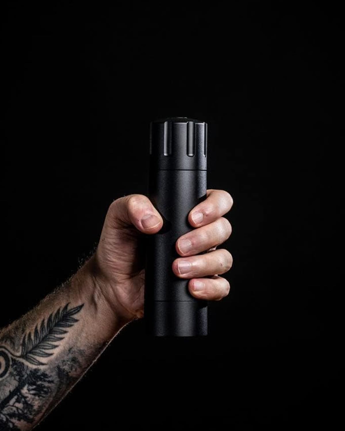 MANNKITCHEN Pepper Cannon base copa para almacenamiento y uso cómodo.