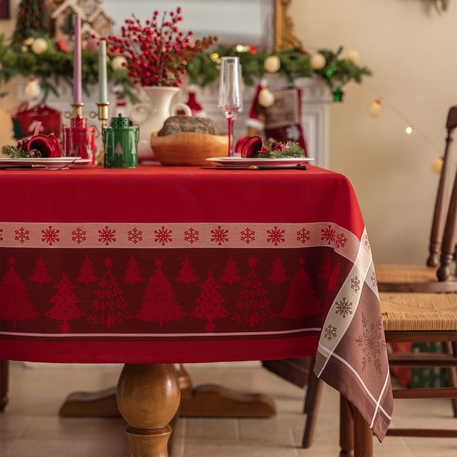 Mantel Midsummer Breeze rojo con copos de nieve, ideal para Navidad.