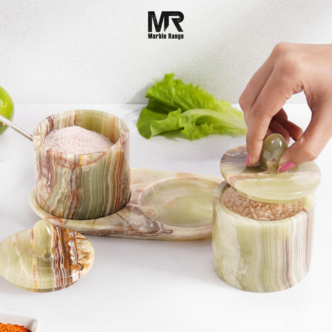 MARBLE RANGE conjunto de saleros de marmol verde con tapa y bandeja, ideal para mesa.