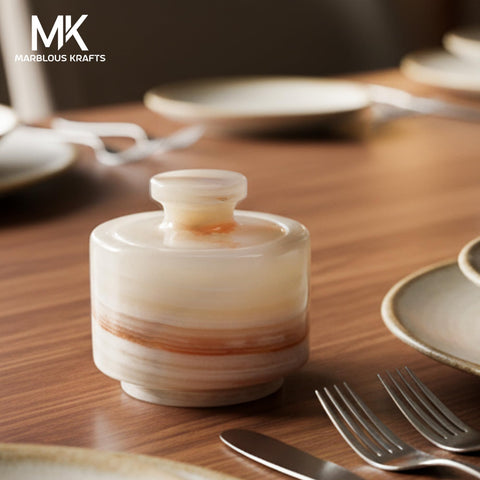 Uso del salero MARBLOUS KRAFTS para joyas u objetos pequeños junto a la cocina.