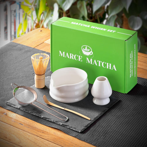 Marce cuenco de matcha con vertedor blanco para verter con precisión