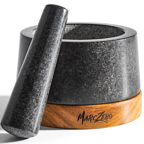 MarcZero mortero-maja con base de madera antirayaduras para cocinas seguras.