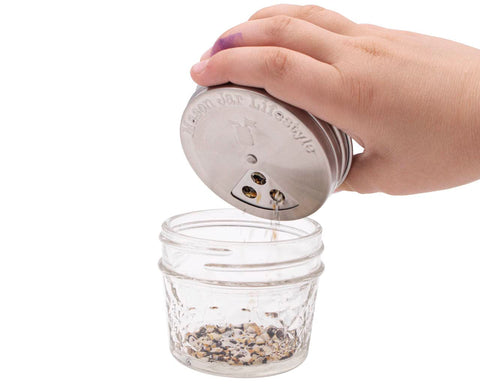 Las tapas compatibles de Mason Jar Lifestyle encajan en frascos 8, 16 y 32 onzas.