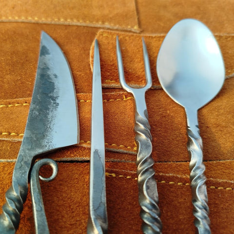 Estuche medieval para transporte seguro de cubiertos vikingo