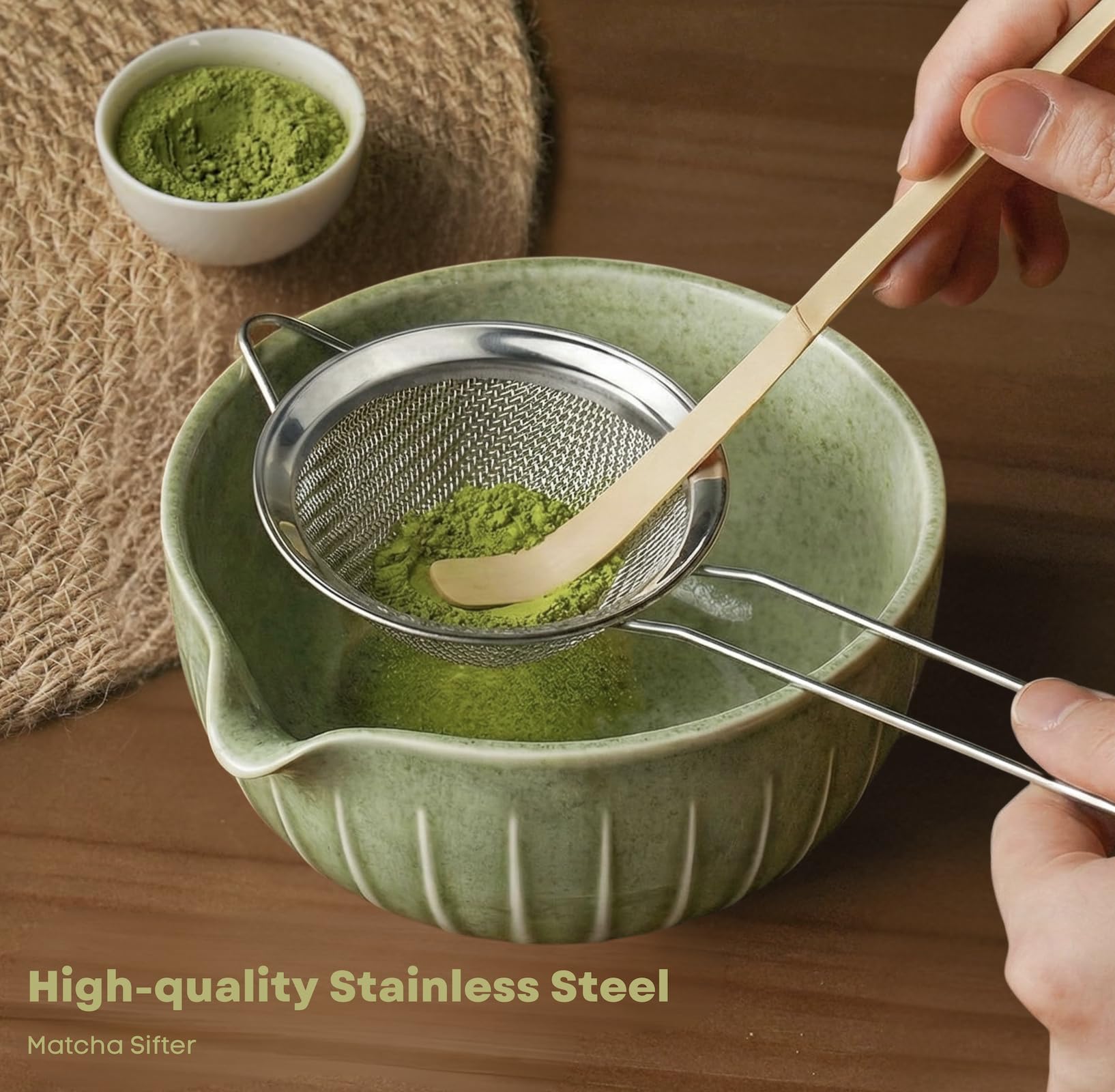 Matchiva batidora eléctrica para un batido de matcha suave y rápido.