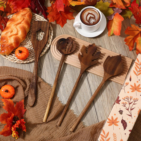 Maxdot cucharas de madera con calabaza, ideal para servir platos otoñales.