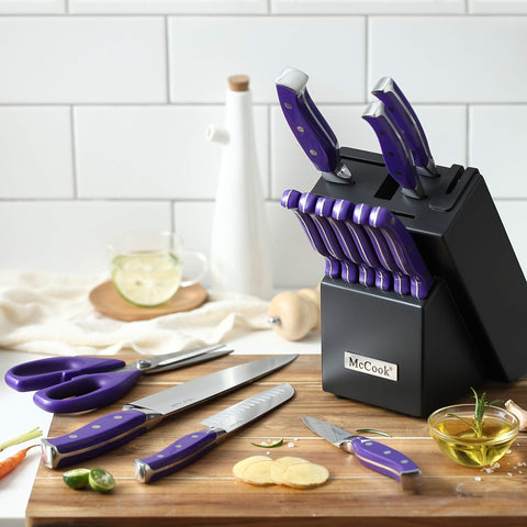 Cuchillo santoku McCook MC27 de 5 pulgadas para verduras y carnes.