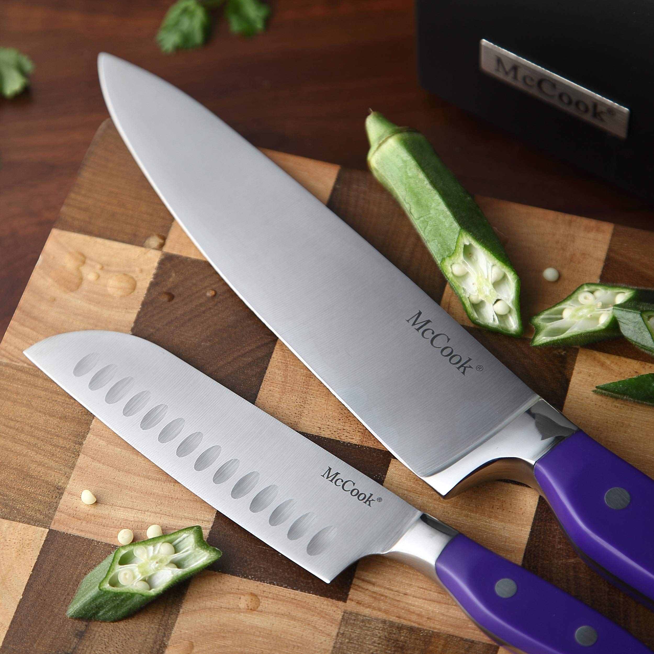 Cuchillo utilitario serrado McCook MC27 de 5-5 pulgadas para pan y frutas.