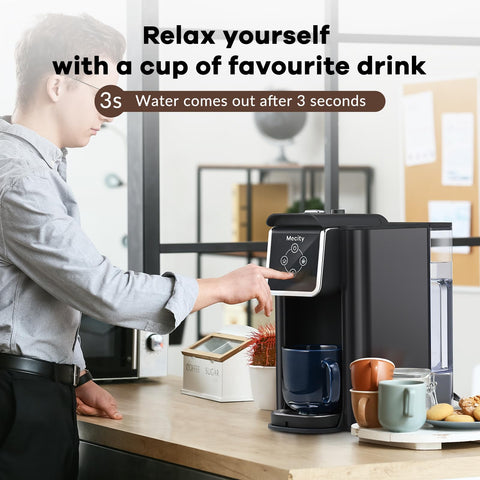 Reservorio de agua de 50 onzas removible para rellenar rápidamente.