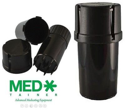 MedTainer negro, detalle del molinillo integrado para uso rápido.