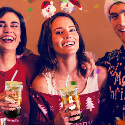Meekoo vaso de vidrio claro para bebidas brillantes y atractivas en mesa.