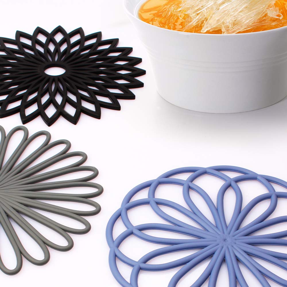 ME.FAN posavasos silicona flor azul, protege superficies calientes con estilo.