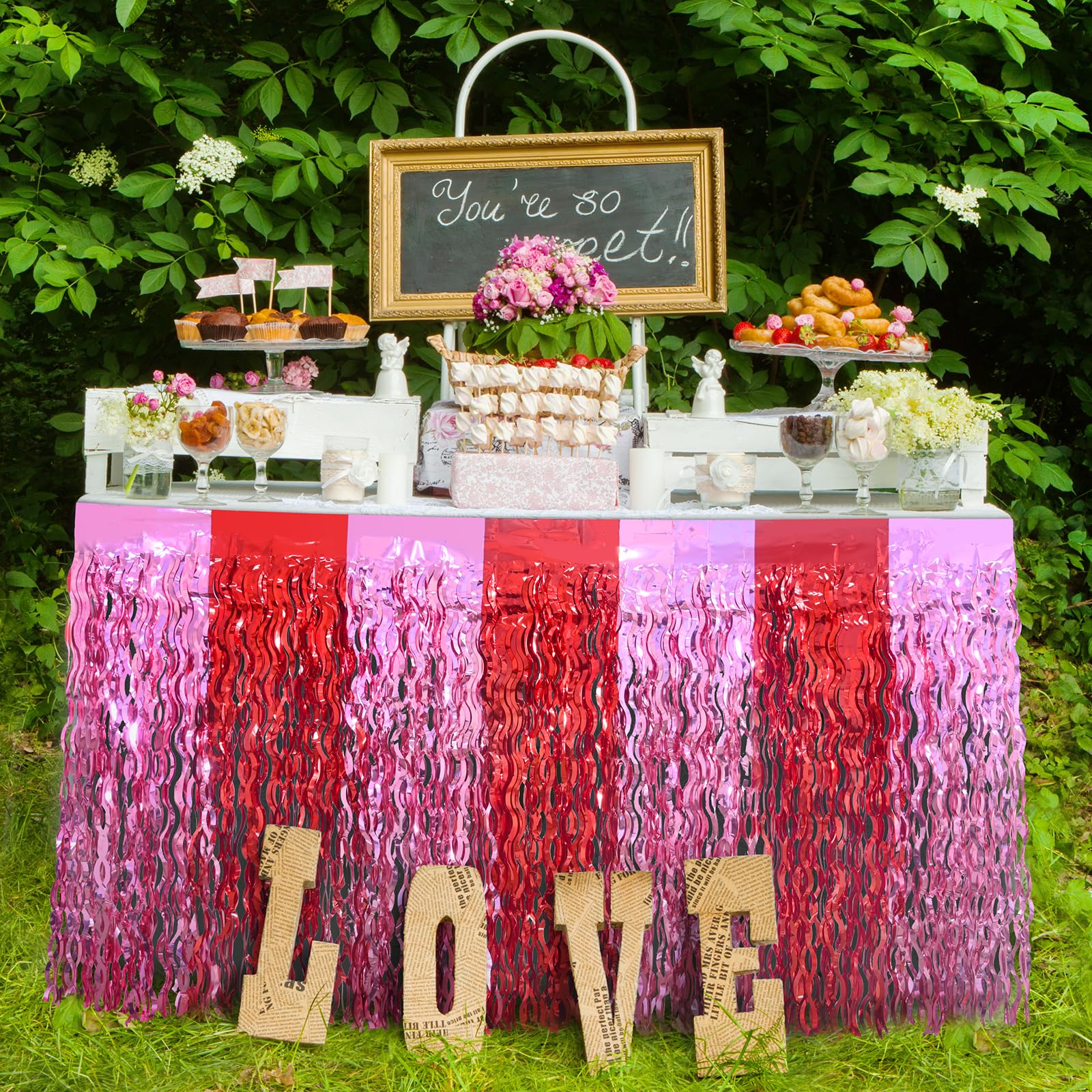Decoración rápida para transformar la mesa en punto focal de la fiesta.