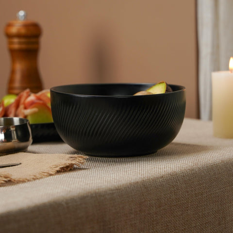Metflavor Obsidian Night: diseño apilable para ahorrar espacio en la cocina.