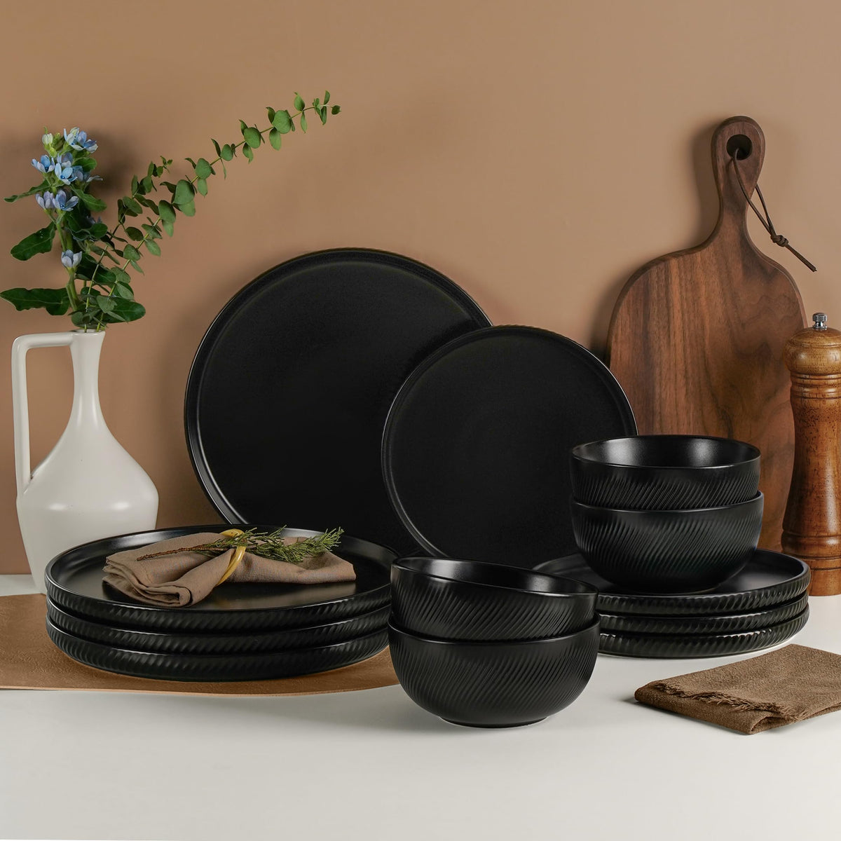 Metflavor Obsidian Night: platos de 10-25 pulgadas para cenas elegantes y presentación atractiva.