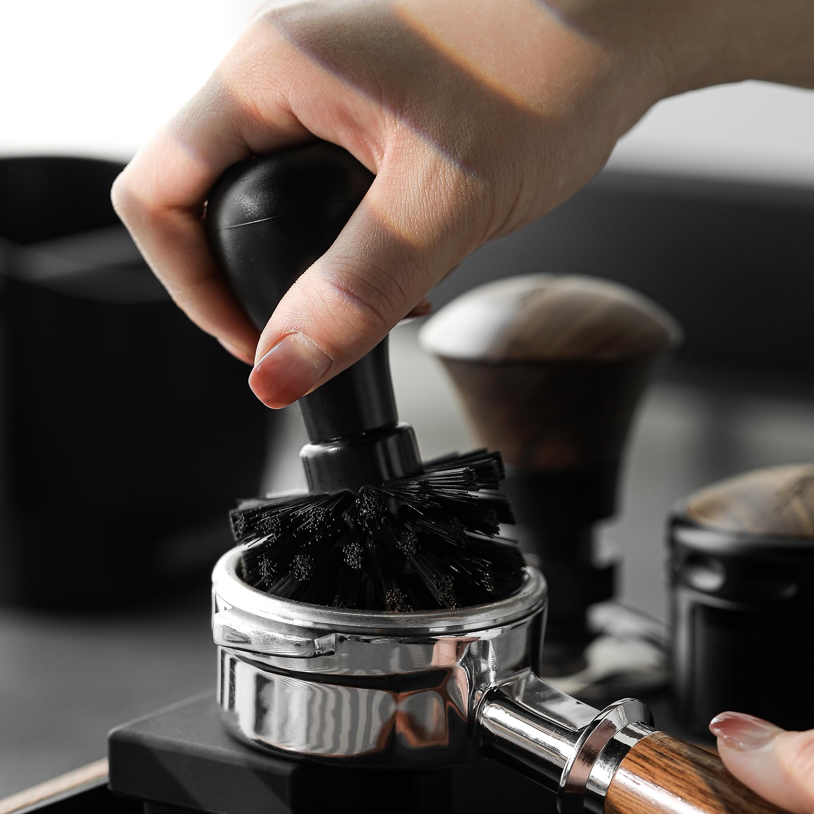 Cabezal en arco del cepillo para limpiar la cesta del portafiltro 58 mm