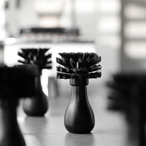 Material ABS durable que resiste lavados y uso diario