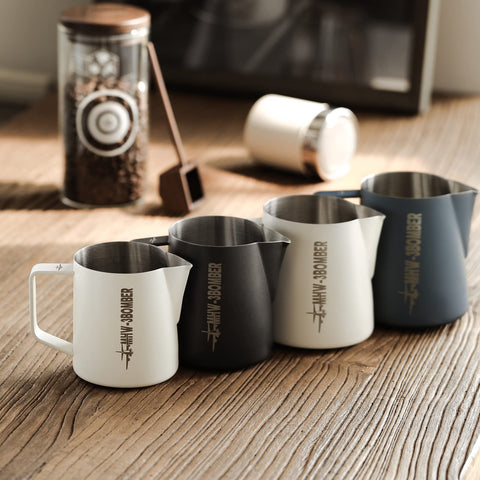 Uso profesional con MHW-3BOMBER para vertidos precisos.