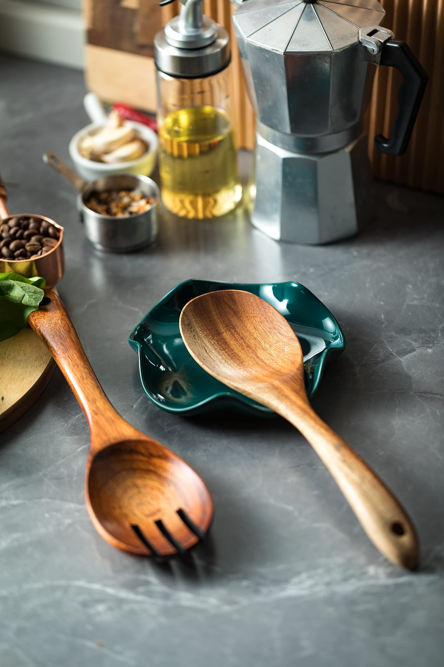 Miamolo superficie esmaltada facilita la limpieza de utensilios y derrames.