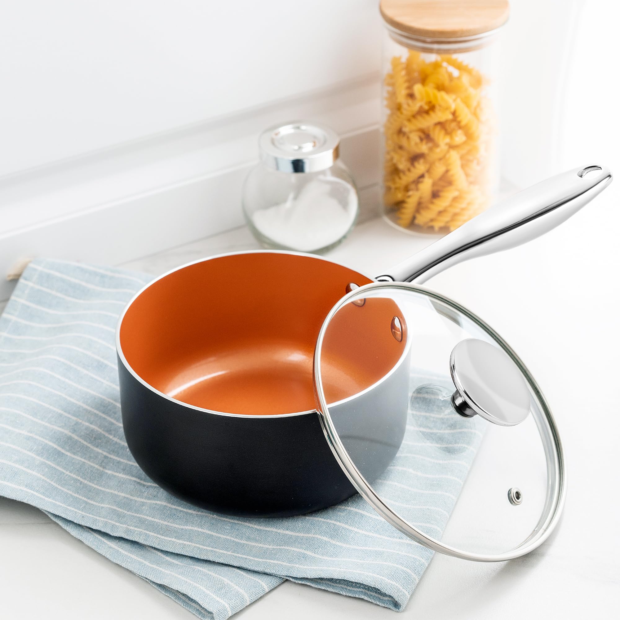 MICHELANGELO cazo 4 Qt mango ergonómico para agarre seguro