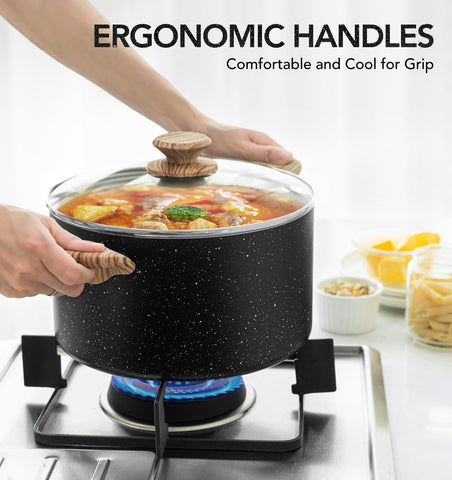 Diseño en negro granito MICHELANGELO añade estilo y durabilidad a la cocina.