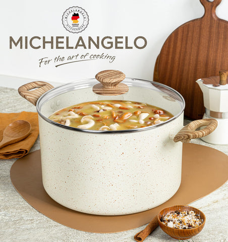 MICHELANGELO Olla stock 8qt tapa de vidrio permite vigilar sin perder calor.