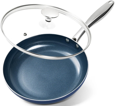MICHELANGELO Sartén de 10 pulgadas con tapa azul, ideal para saltear sin pegar.