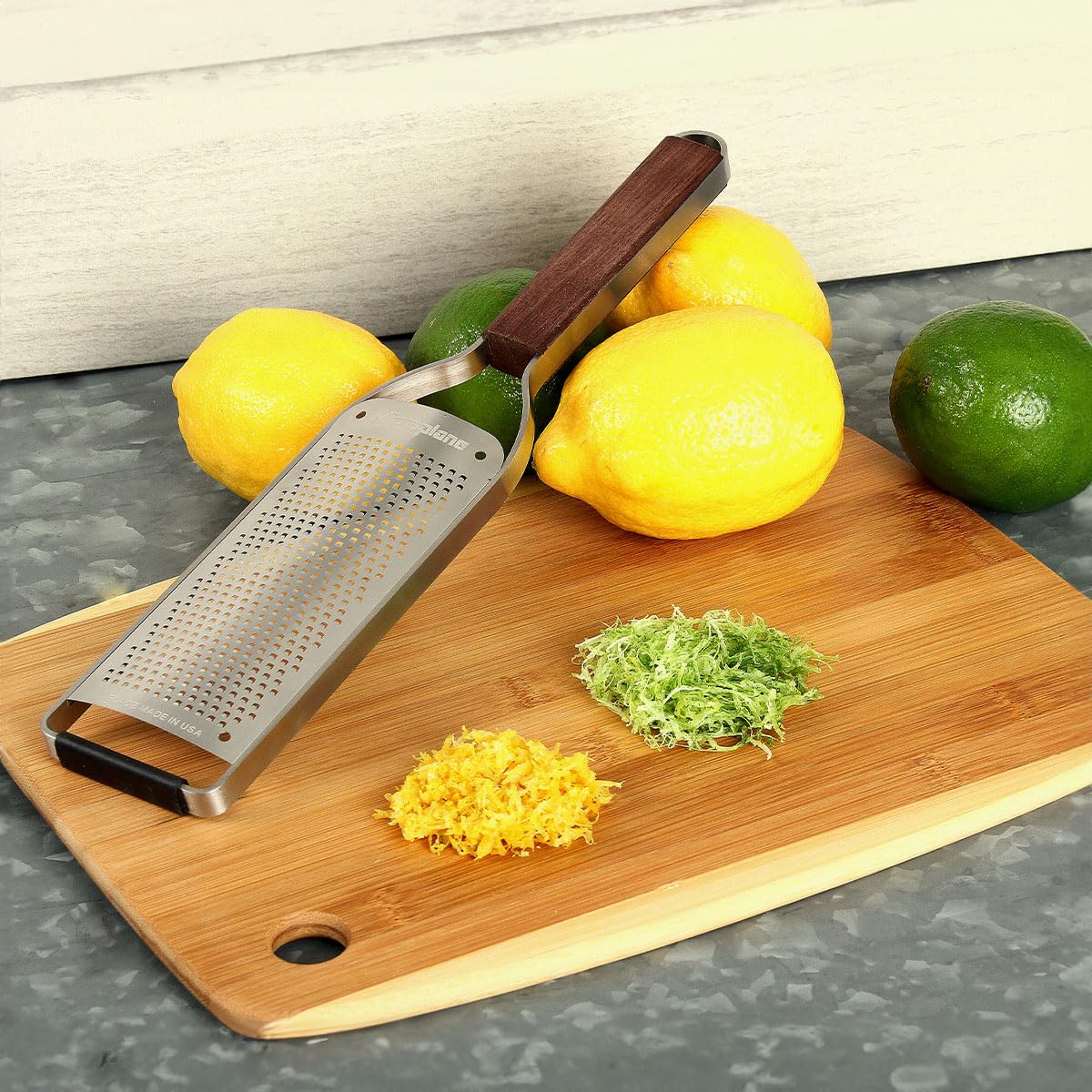 Microplane Master Series: uso doméstico para quesos duros y pastas finamente ralladas.