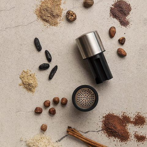 Microplane mejora platos y salsas con especias recién molidas