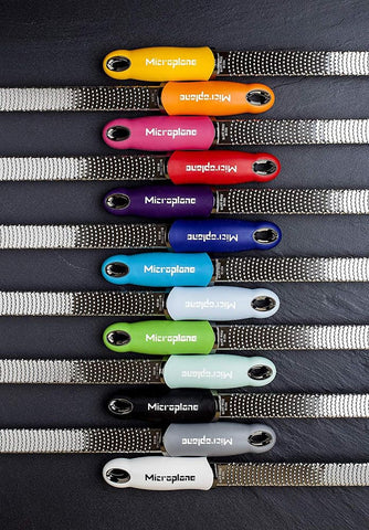 Microplane Premium Classic soporte magnético facilita el almacenamiento seguro.