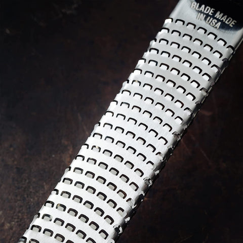 Microplane Premium Classic Zester, limpieza rápida y fácil en cocina.