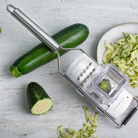 Microplane uso en cocina profesional por rendimiento y durabilidad.